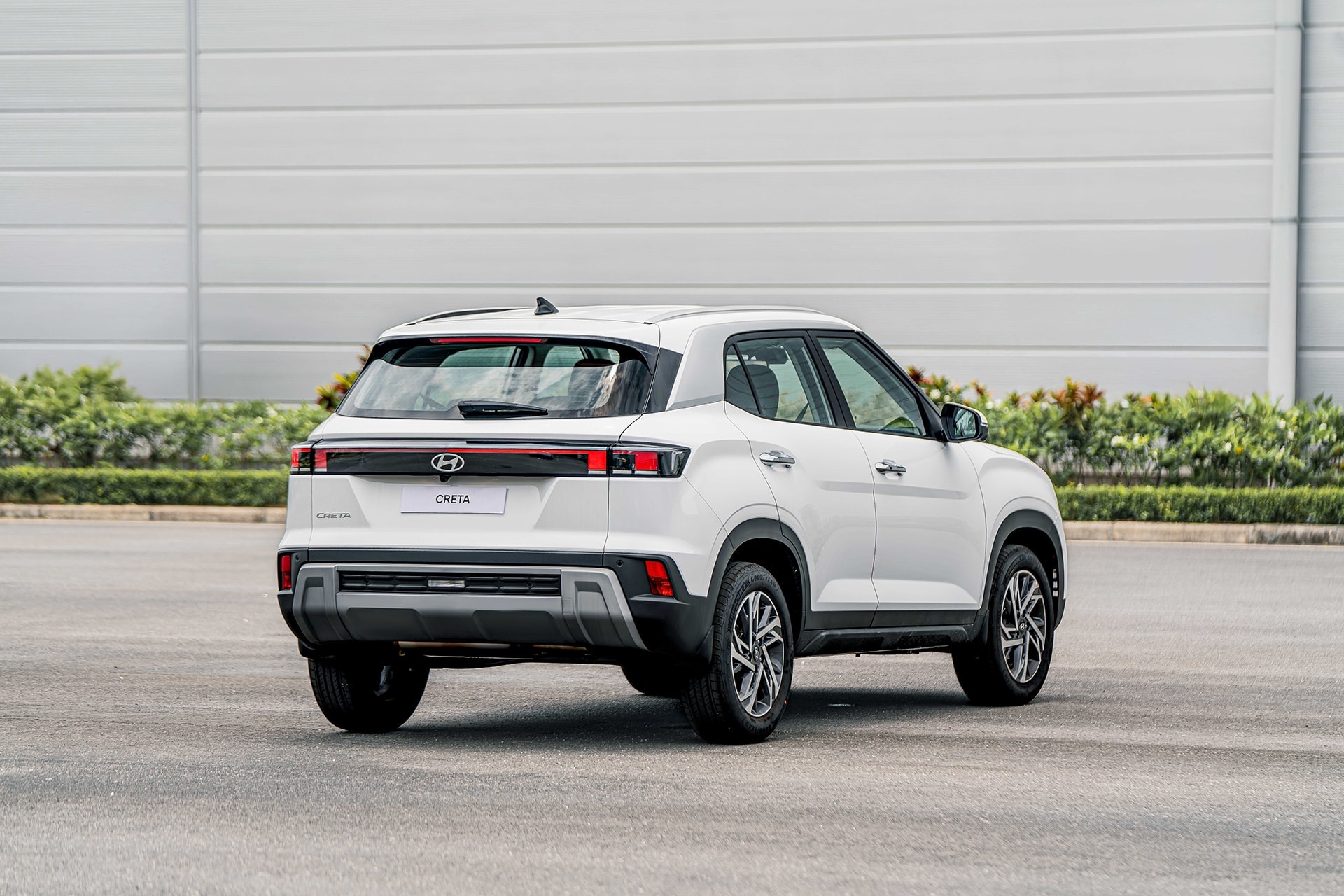 Dải đèn LED hậu nối liền 2 bên và đèn báo rẽ hiệu ứng dòng chảy Hyundai Creta