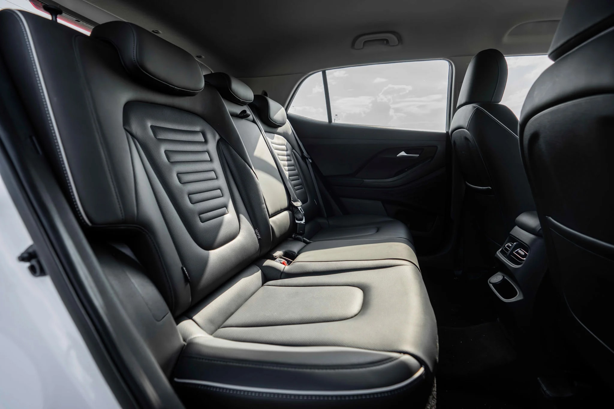 Hàng ghế 2 rộng rãi tích hợp cửa gió điều hòa và cổng sạc USB Type-C Hyundai Creta