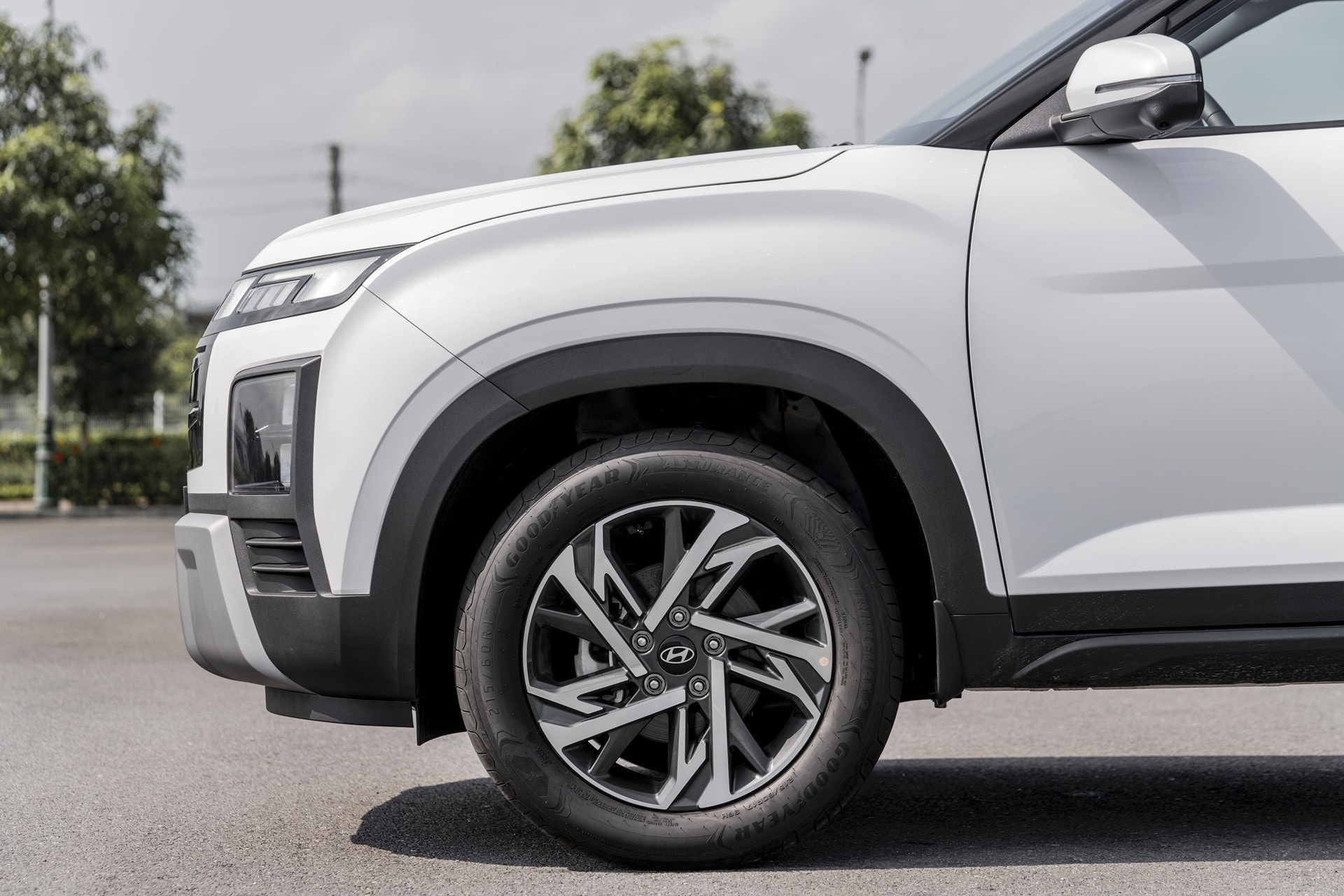 Hyundai New Creta: Vành hợp kim kích thước 17 inch thiết kế 2 tông màu thể thao