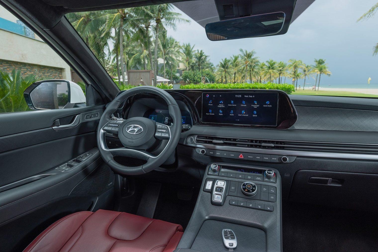 Toàn cảnh khoang lái và bảng điều khiển Hyundai Palisade