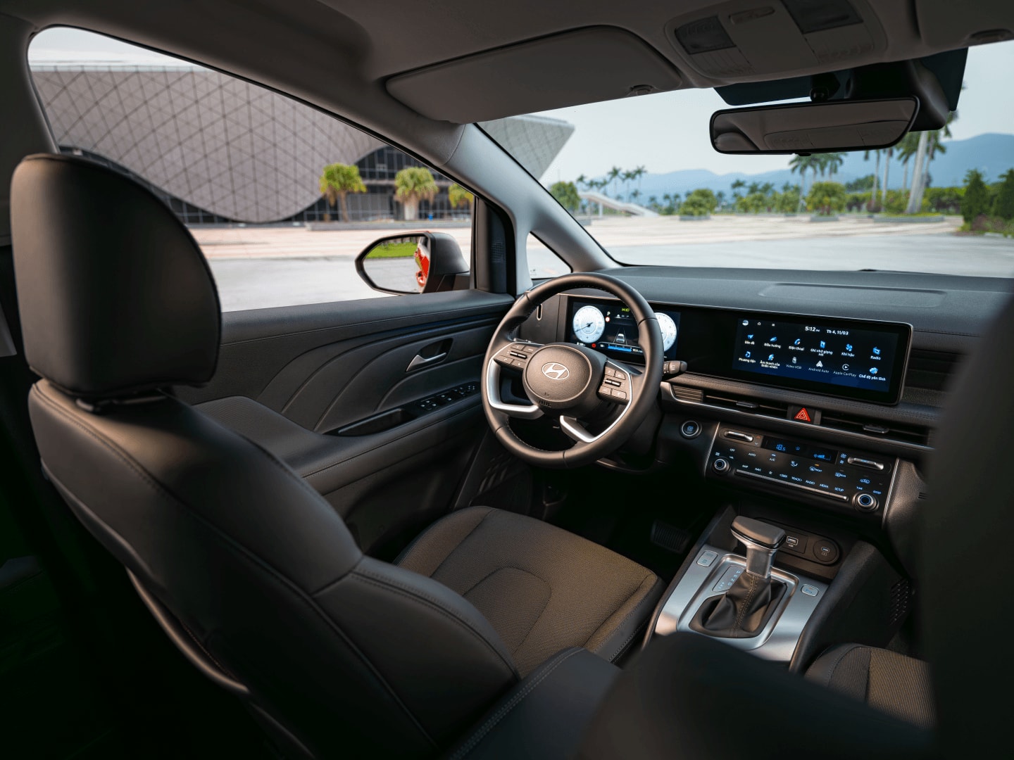 Không gian nội thất rộng rãi Hyundai Stargazer